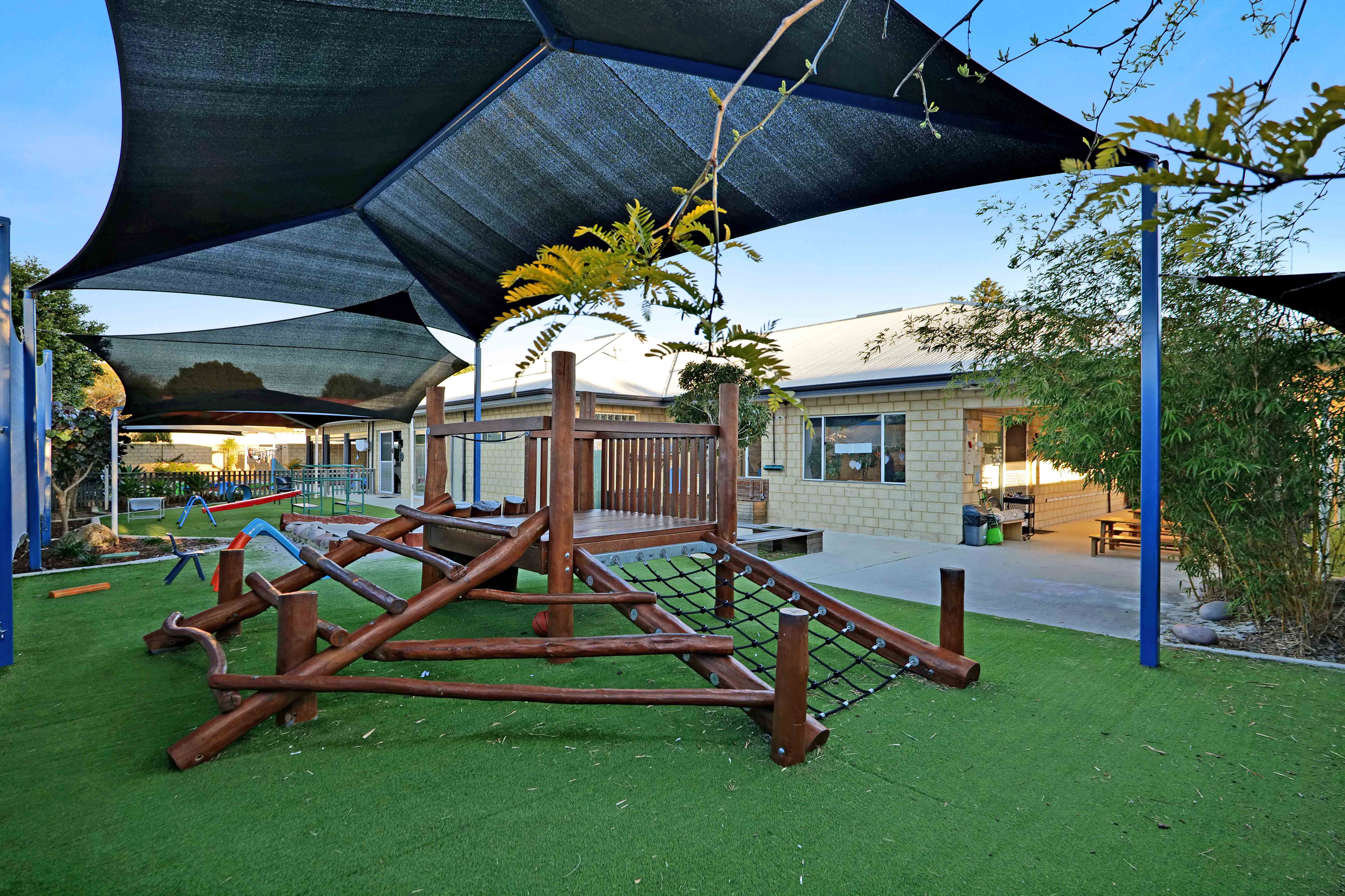 17 Kingsway, Madeley WA 6065