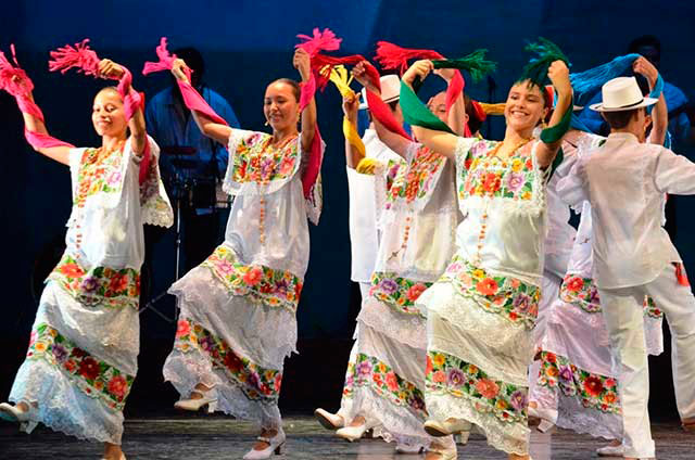 Festejos en grande por Día de la Danza - Quintana Roo Hoy