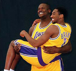 1290065304_shaq_kobe_jpg.jpg