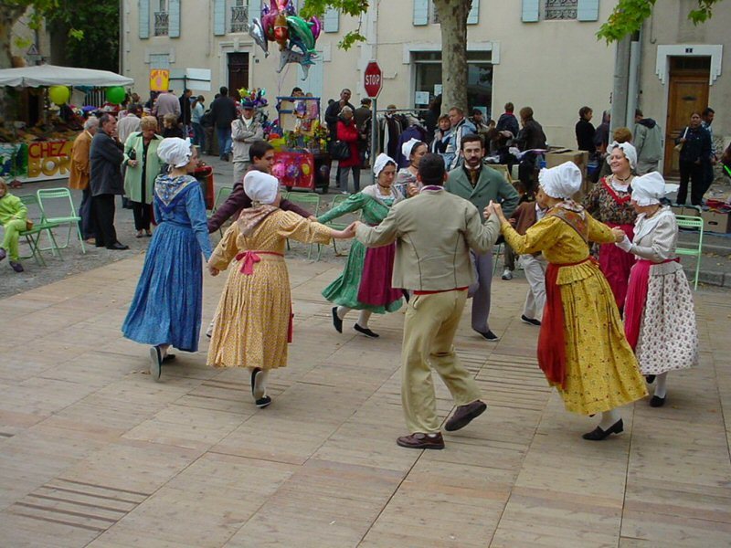 Faut que tu passes à la télé / Pour rentrer dans les.. J'accuse