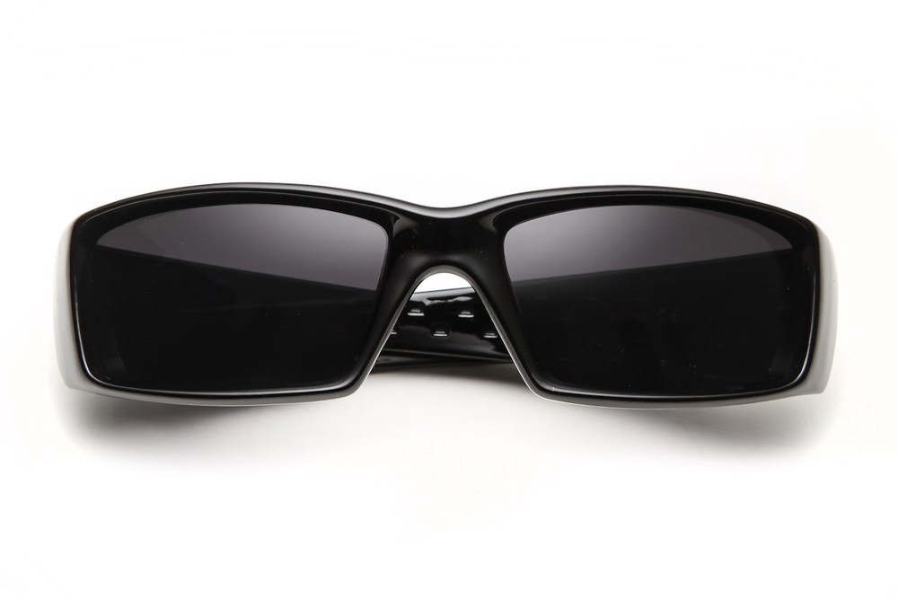 ... but they were popularized by eazy e dizzy is matching his black locs