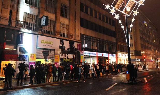 618w_cod_mw3_midnight_launch_3.jpg