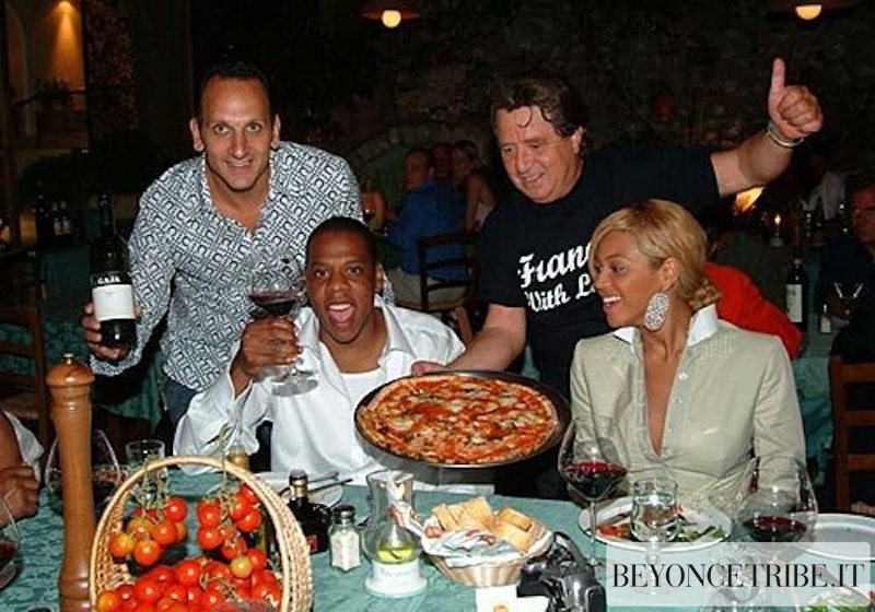 Jay-Z-Beyonc%C3%A9-Ristorante-Villa-Verde-CapriItaly-2004.jpg