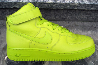 Now if you look, and see lime-green Forces; it's.. â Air Force Ones