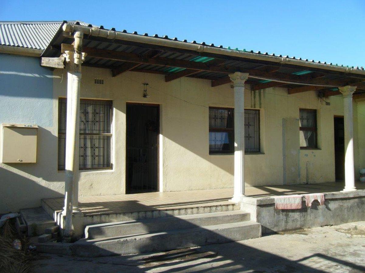 4 Bedroom house for sale in Paarl East