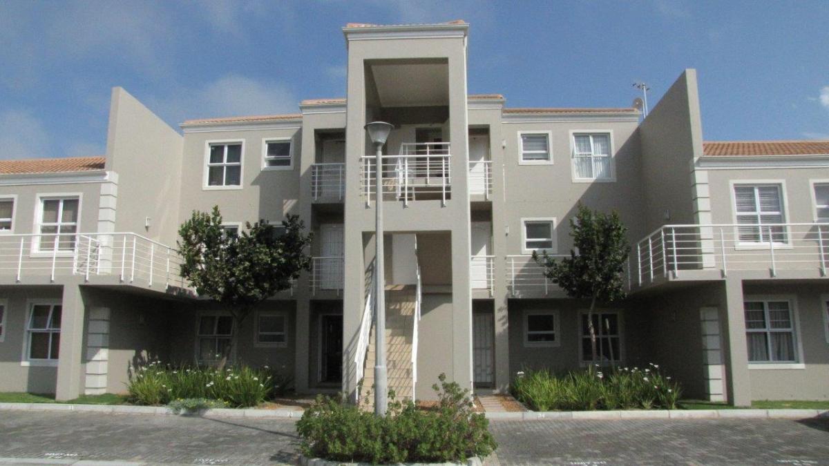 2 Bedroom flat for sale in Melkbosstrand