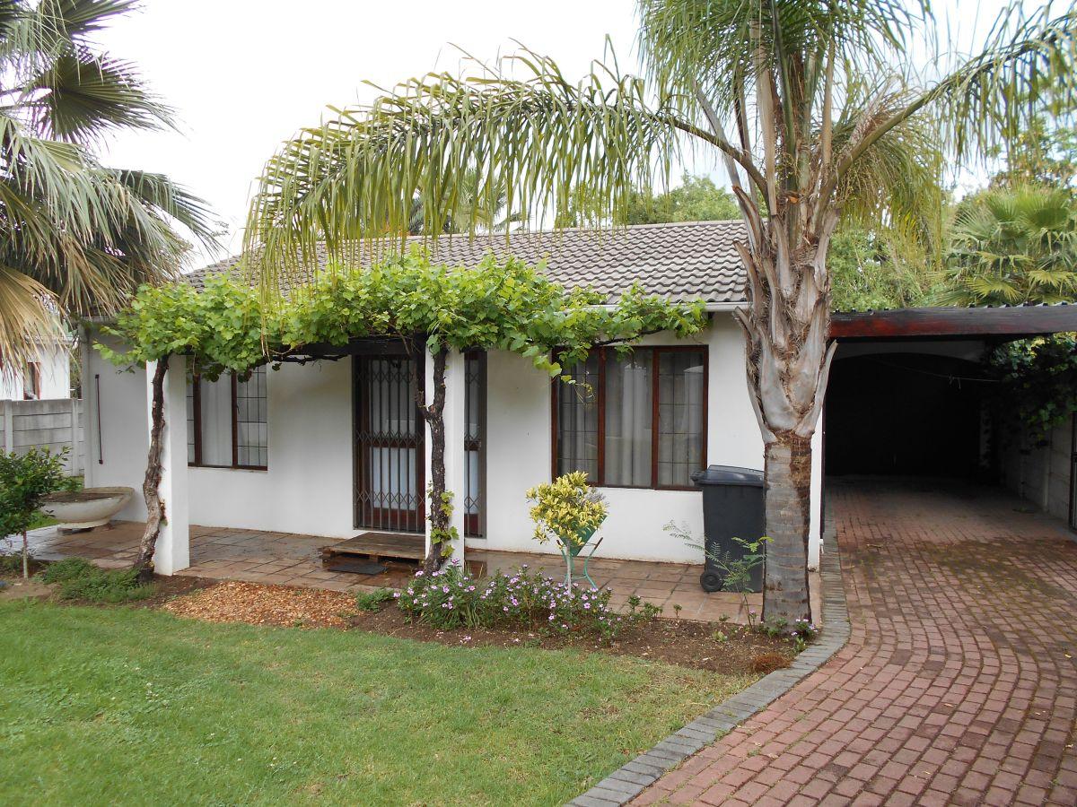 2 Bedroom house for sale in Paarl South