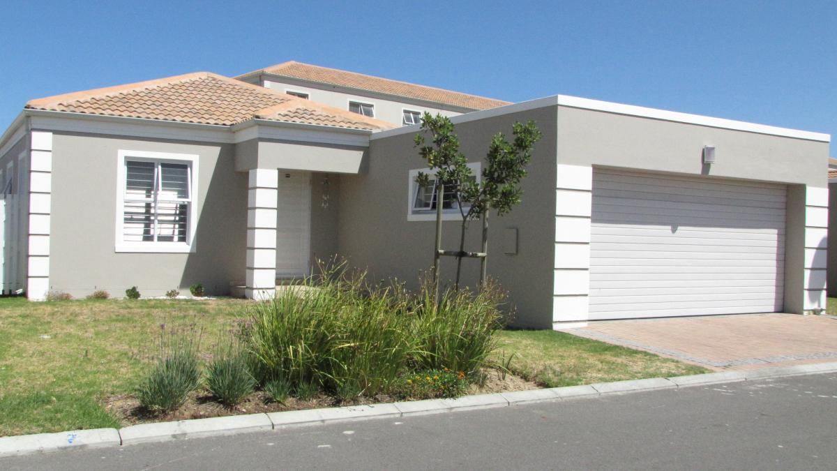 3 Bedroom house for sale in Melkbosstrand