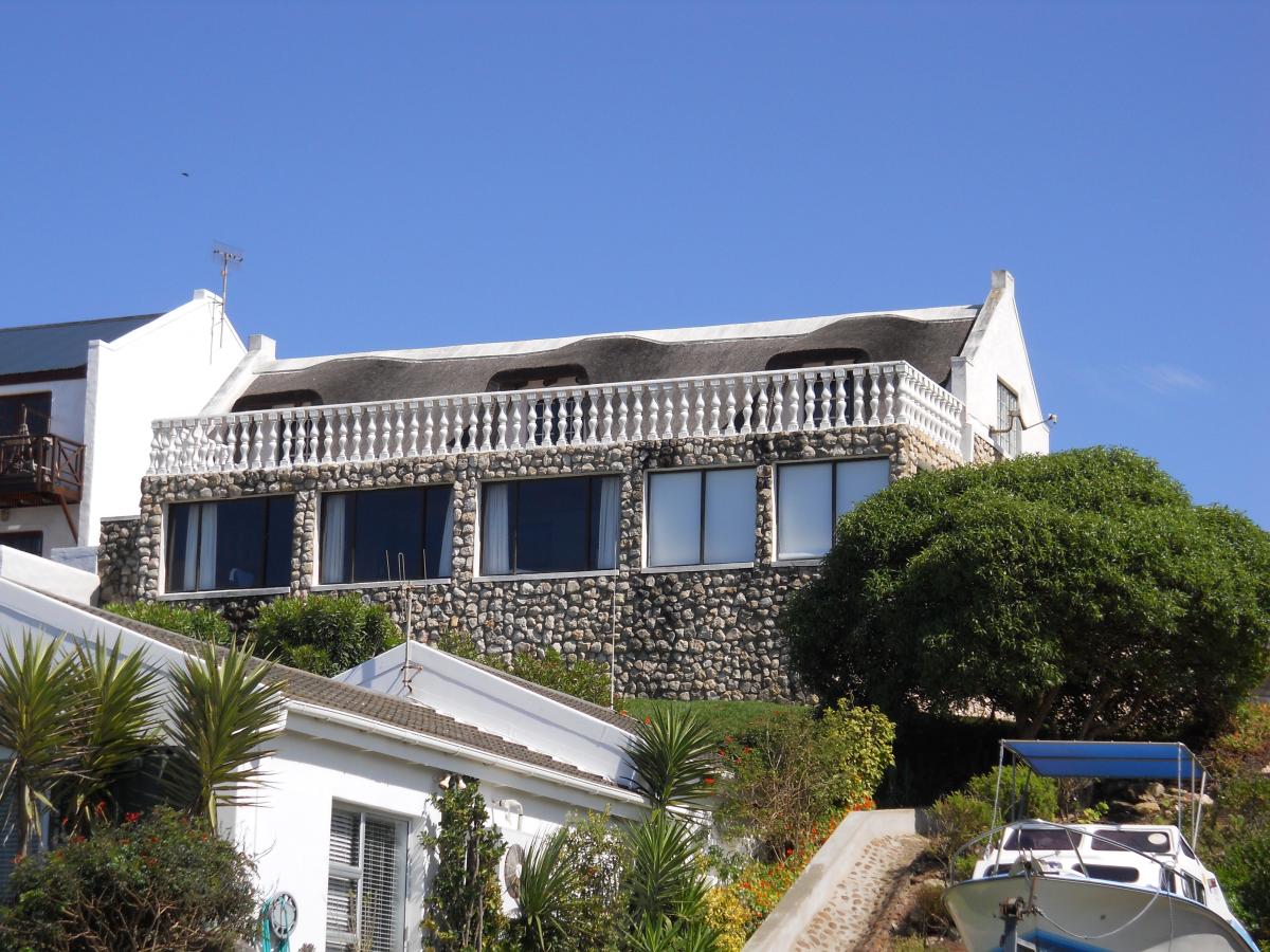 4 Bedroom house for sale in Witsand