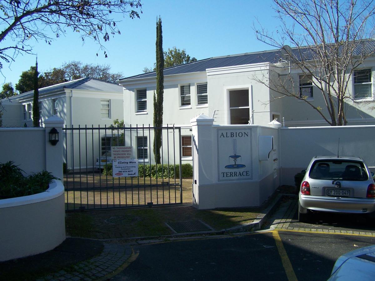 2 Bedroom apartment for sale in Rondebosch
