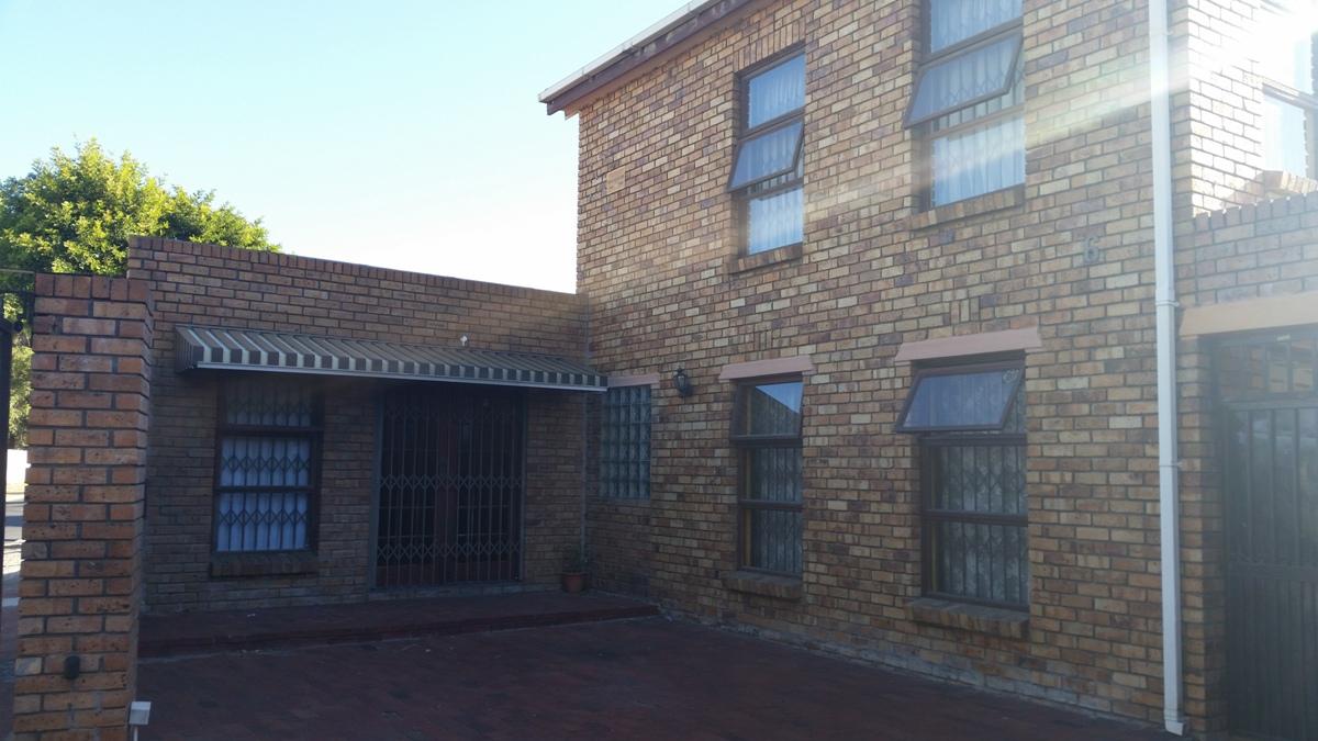 4 Bedroom house for sale in Pinati Estate