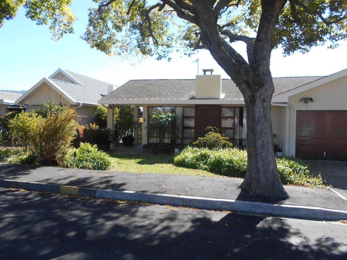 5 Bedroom house for sale in Paarl