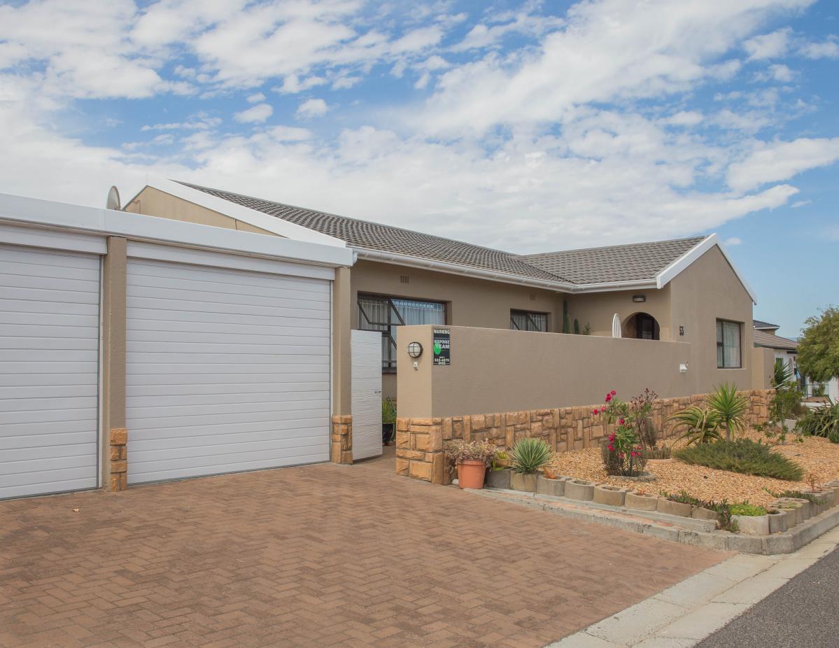 3 Bedroom house for sale in Melkbosstrand
