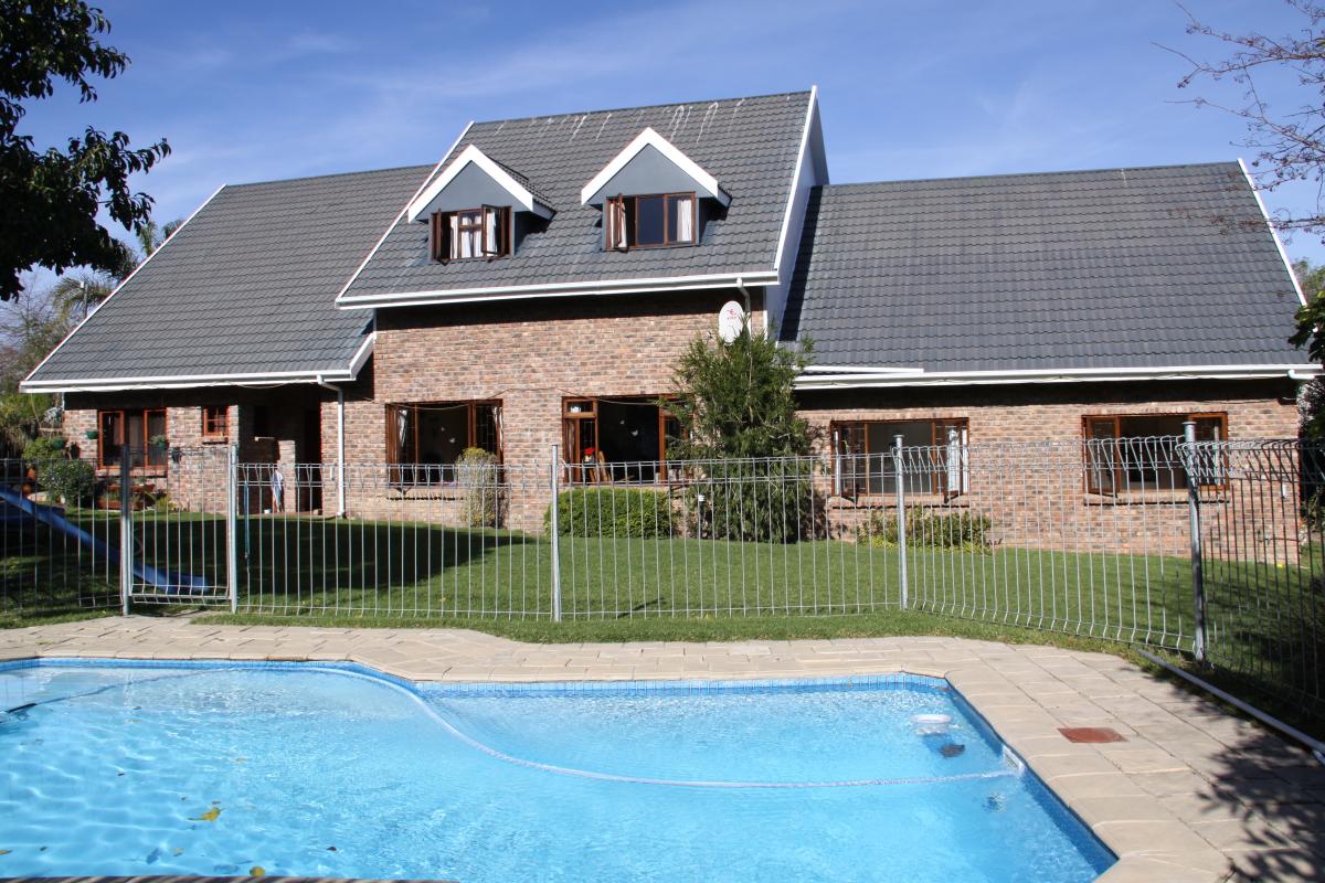 5 Bedroom house for sale in Heather Park