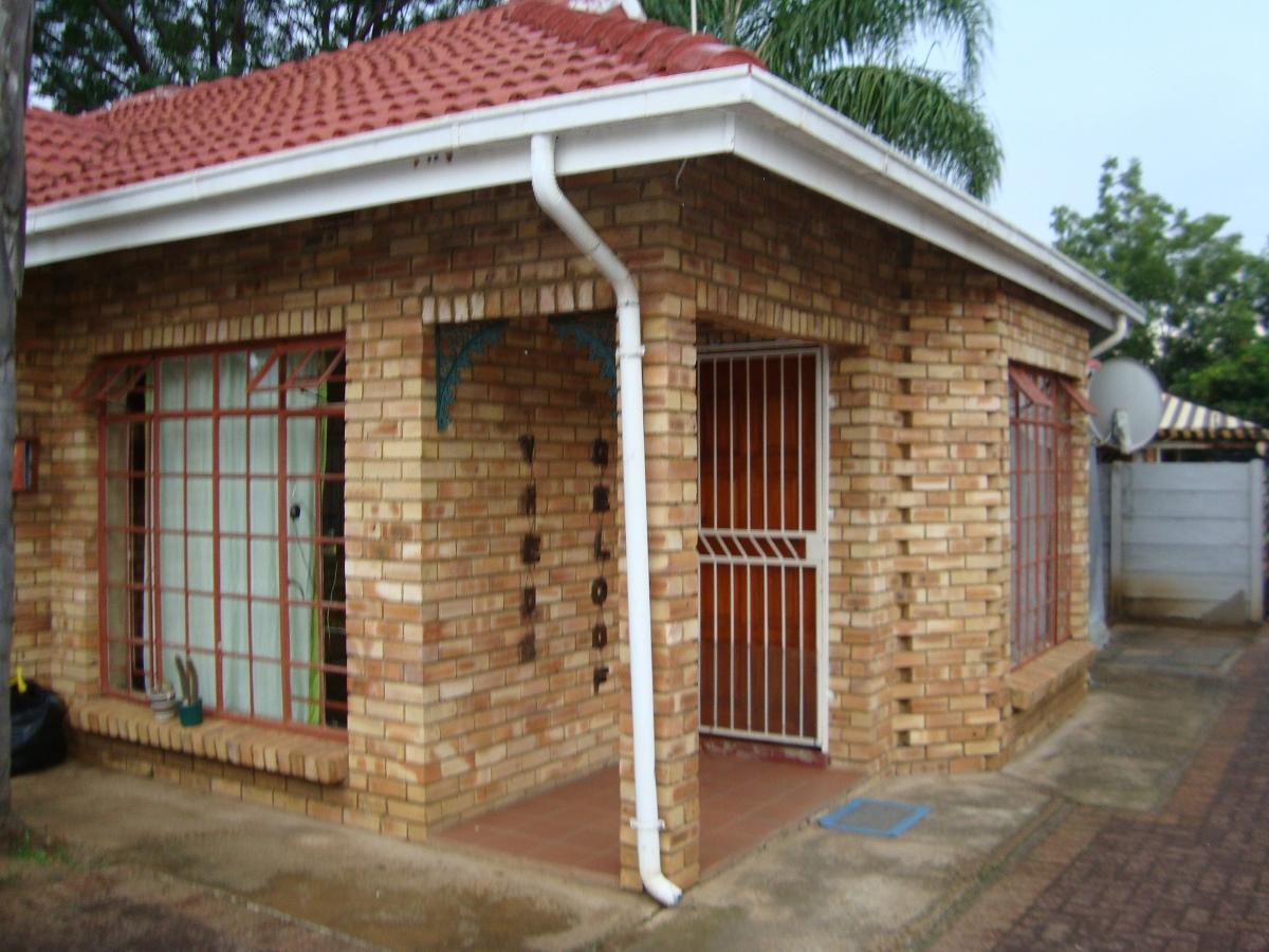 2 Bedroom house for sale in Rustenburg