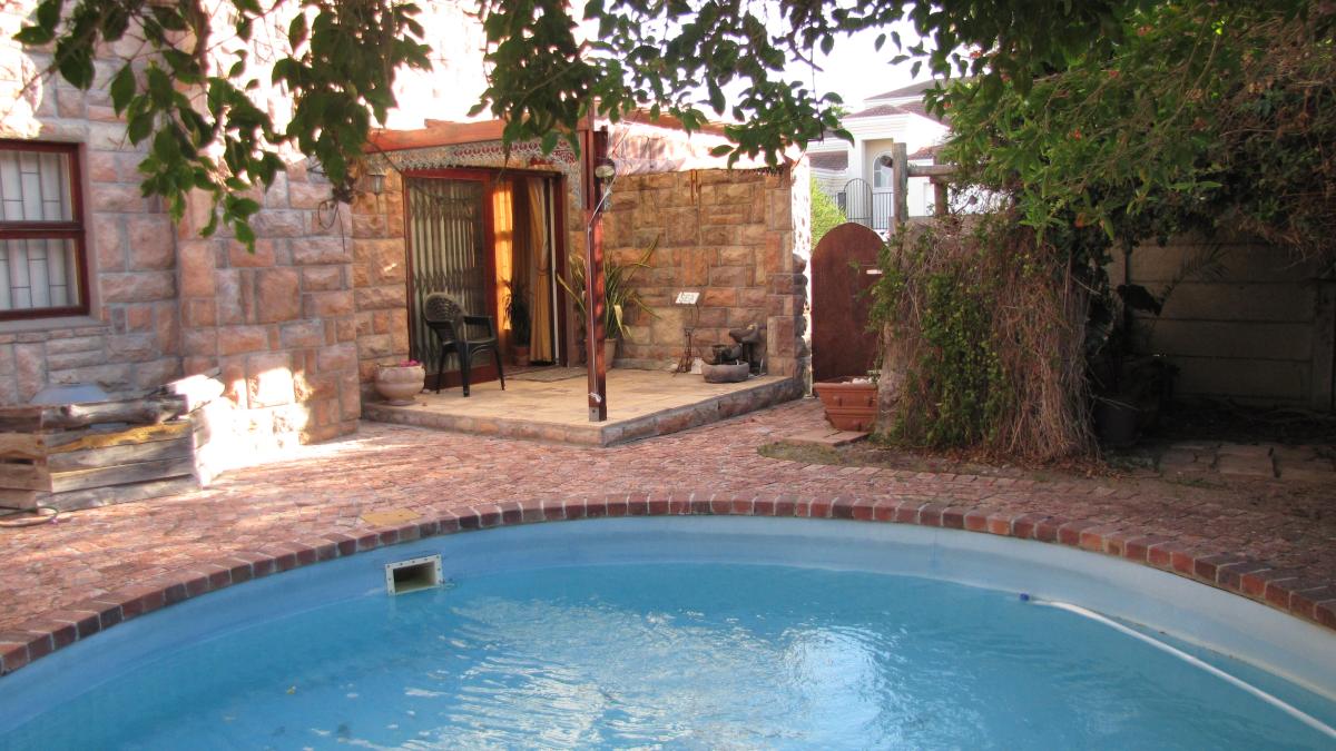 5 Bedroom house for sale in Melkbosstrand