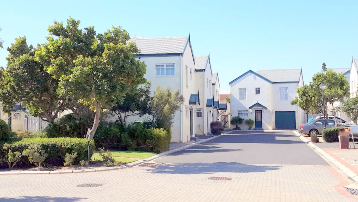 3 Bedroom duplex apartment for sale in Parklands