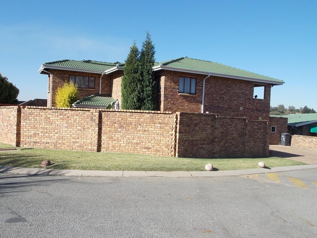 3 Bedroom cluster for sale in Rynfield