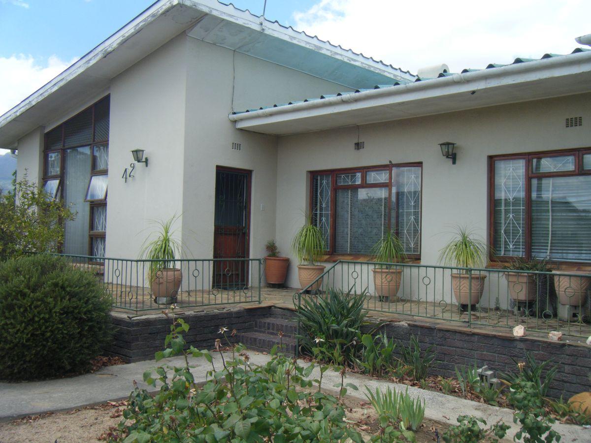3 Bedroom house for sale in Paarl East