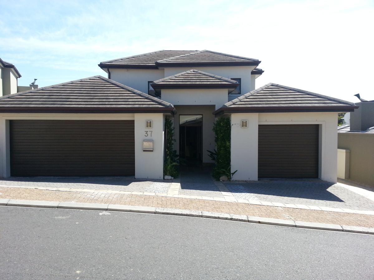 4 Bedroom house for sale in Big Bay