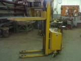 Porta paletes a bateria