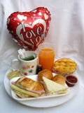 DESAYUNOS, FLORES  Y REGALOS POR EL DIA DE LOS ENAMORADOS