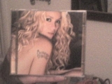 CD SHAKIRA - Laundry Service:Washed & Dried - ORIGINAL