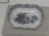 PRATO EM PORCELANA EM FORMA DE CONCHA