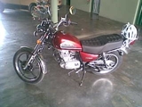 vendo exelente moto suzuki gn año 2008