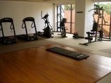 Z.10 APARTAMENTO DE 3 DORMITORIOS AMUEBLADO MODERNO,NUEVO,GIMNASIO Y SALON SOCIAL.