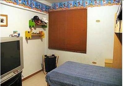 VENDO TOWN HOUSE EN URB. EL BOSQUE