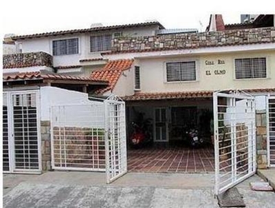 VENDO TOWN HOUSE EN URB. EL BOSQUE - Carabobo - Valencia