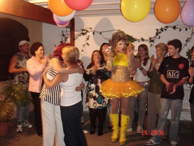 Animação Festa Drag Queen Tchaka, fone:91327750