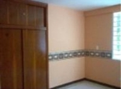 Alojamiento para Señoritas Estudiantes en Maracay, Av. Bolívar Oeste.   Edo. Aragua  Venezuela