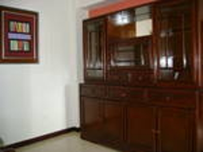 Vendo por motivo de viaje juego de comedor 8 puestos y ceibo de 2 cuerpos