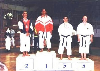 ACADEMIA MARCOS MORON TETRACAMPEON MUNDIAL DE KARATE TRADICIONAL
