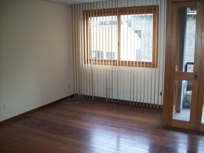 APARTAMENTO 2 DORM, LIVING EM L C/ SACADA E CHURRAS + 2 GAR