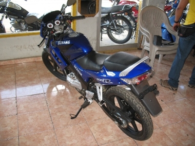 VENDO MOTO JEZHANG NUEVA 200 CC