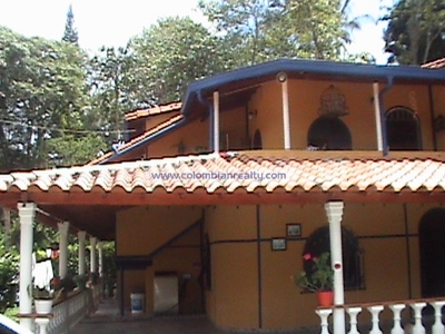Agradable finca (Medellin-Colombia) Cod.400