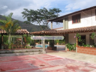 Hermosa finca de descanso en Barbosa (Medellin-Colombia) Cod.349 - Antioquia - Medellín