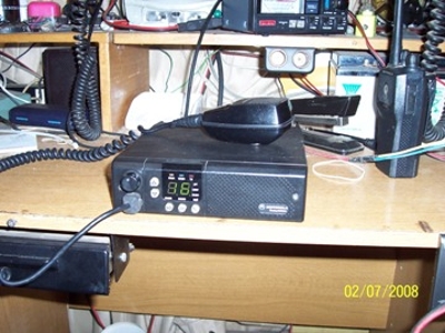 VENDO MOTOROLA  GM  300 EN  VHF  16 CANALES   $80.000 C/U 