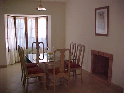 Casa c/ pileta ,Carlos Paz,3 dormitorios,cochera cerrada,alarma.