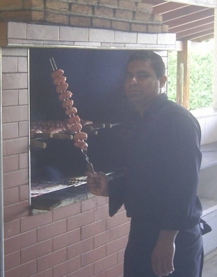 " Churrasqueiro á domicílio....Trabalhamos em família "