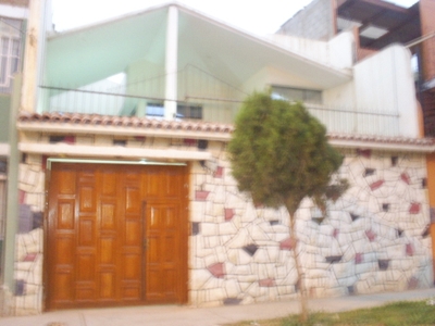 SOLOA  PARA EMPRESAS ALQUILO CASA 