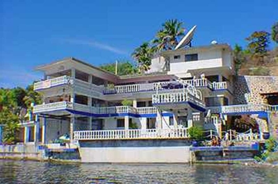 TEQUESQUITENGO SE RENTA CASA PARA FINES DE SEMANA O VACACIONES