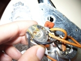 MANTENIMIENTO  Y CALIBRACION DE GUITARRAS Y BAJOS ELECTRICOS