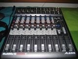 Mesa de som Alesis multimix12firewire.