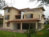 Arriendo Amplia Comoda y Elegante Casa a Estrenar en Tumbaco