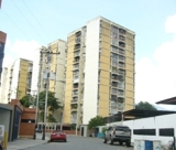 Vendo apartamento Resid. Apamate, San Jacinto. 