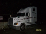 Cabezote Freightliner FLD120 Conventional, año 1998, motor Detroit.